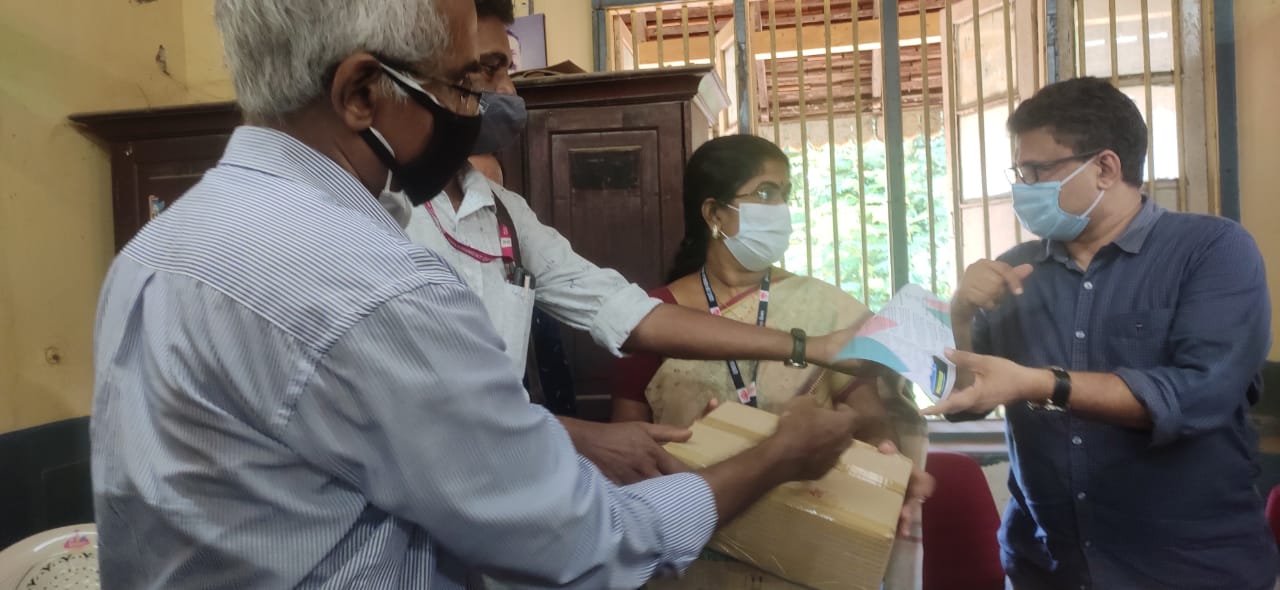 CET Oxymonitors handed over to General Hospital by HoD, Dr. Biji Jacob